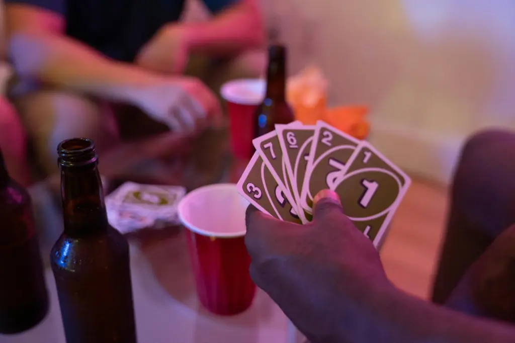 Uno-varianter med casinofølelse å prøve på neste spillkveld