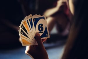 UNO: Fra en enkel opprinnelse til global dominans
